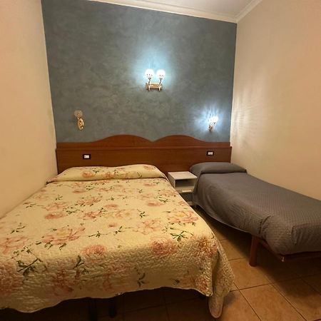 Near Termini Station Otel Roma Dış mekan fotoğraf