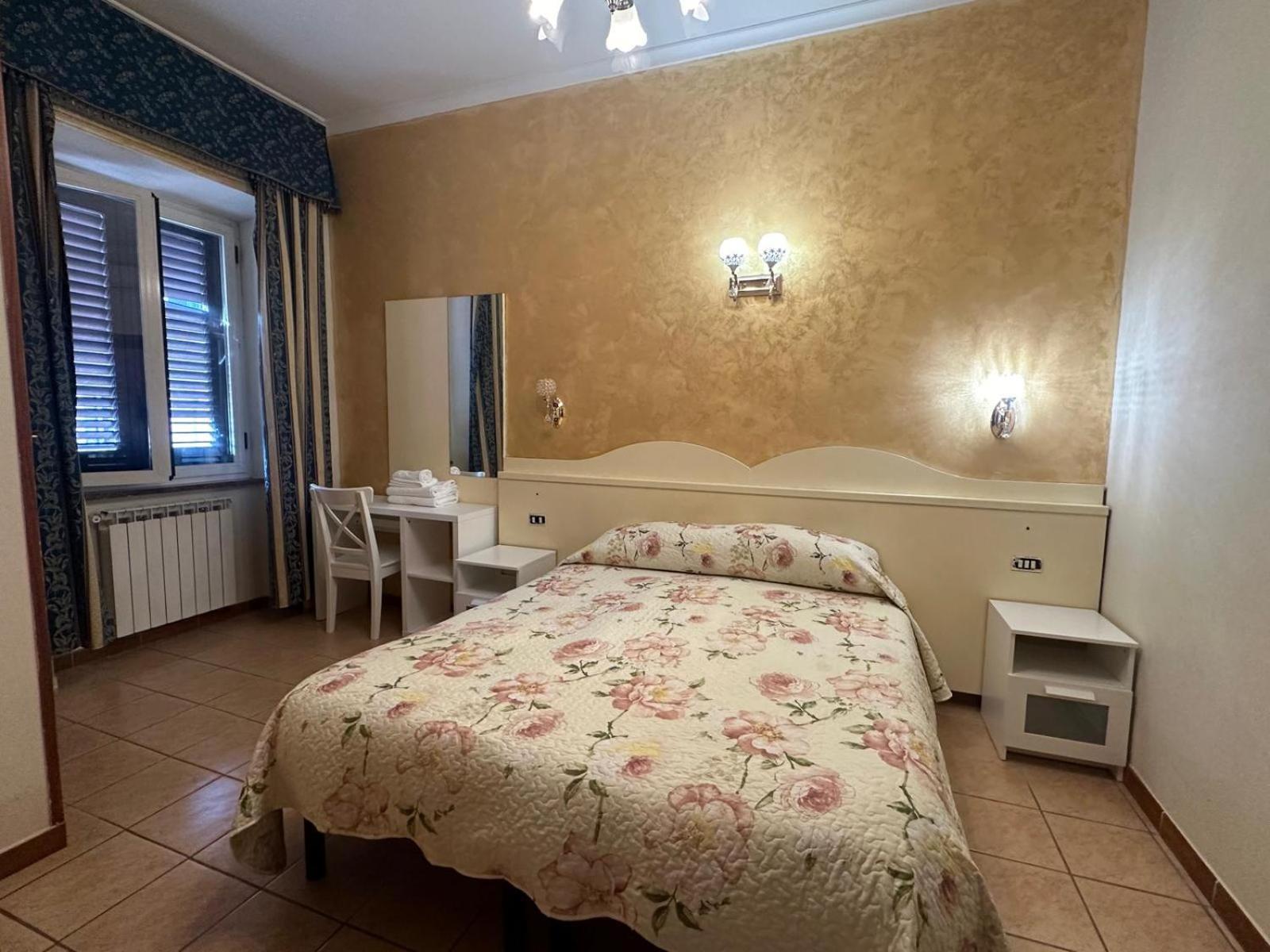 Near Termini Station Otel Roma Dış mekan fotoğraf