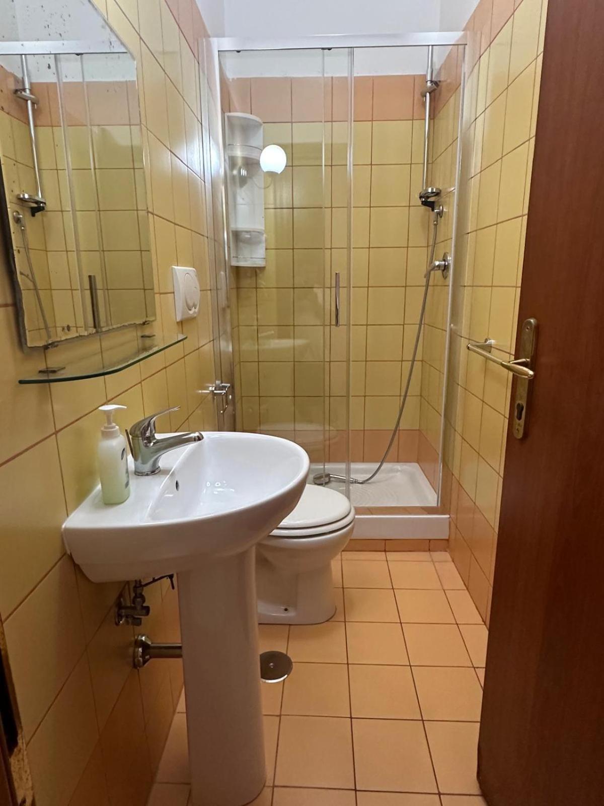 Near Termini Station Otel Roma Dış mekan fotoğraf