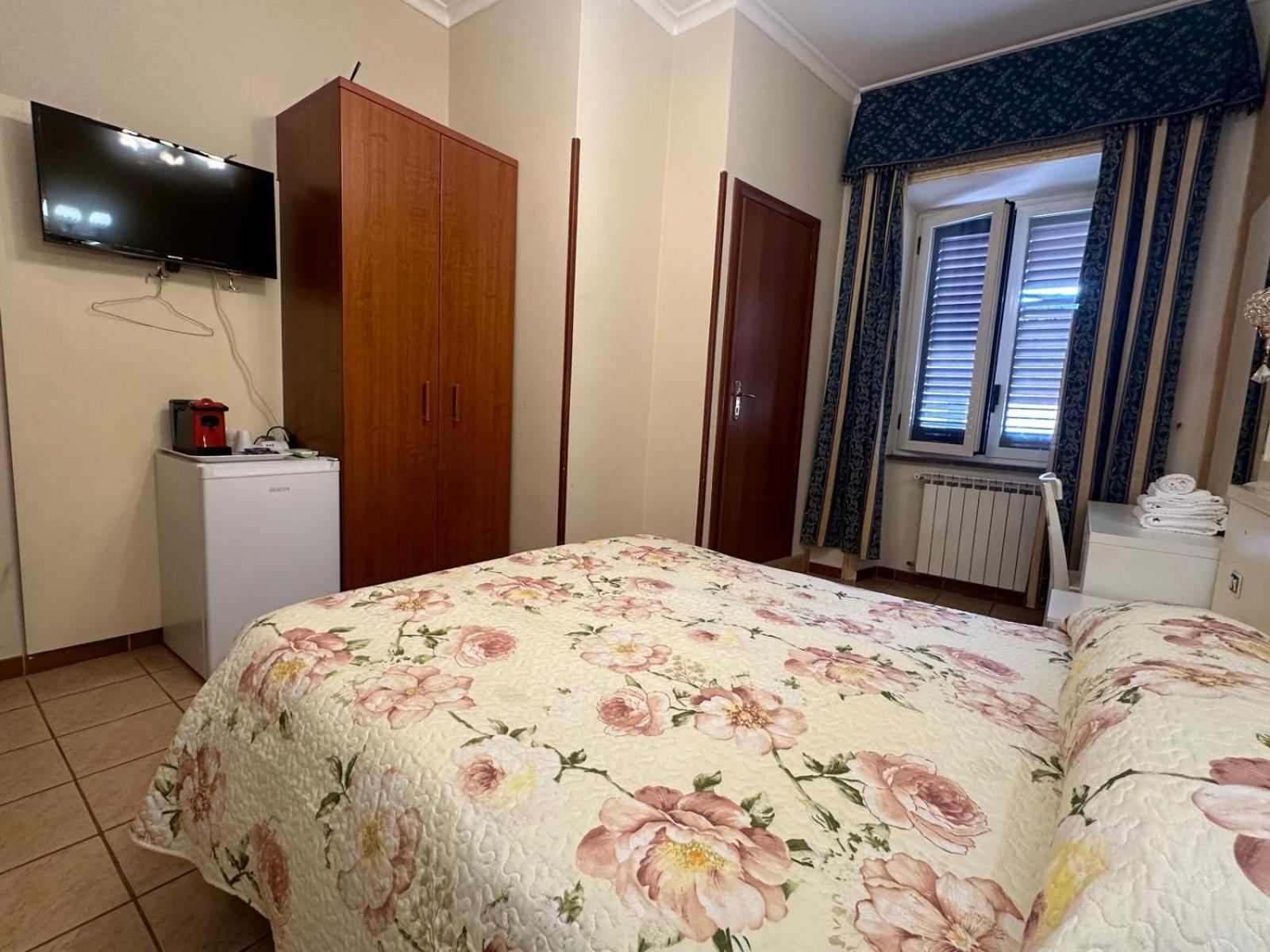 Near Termini Station Otel Roma Dış mekan fotoğraf