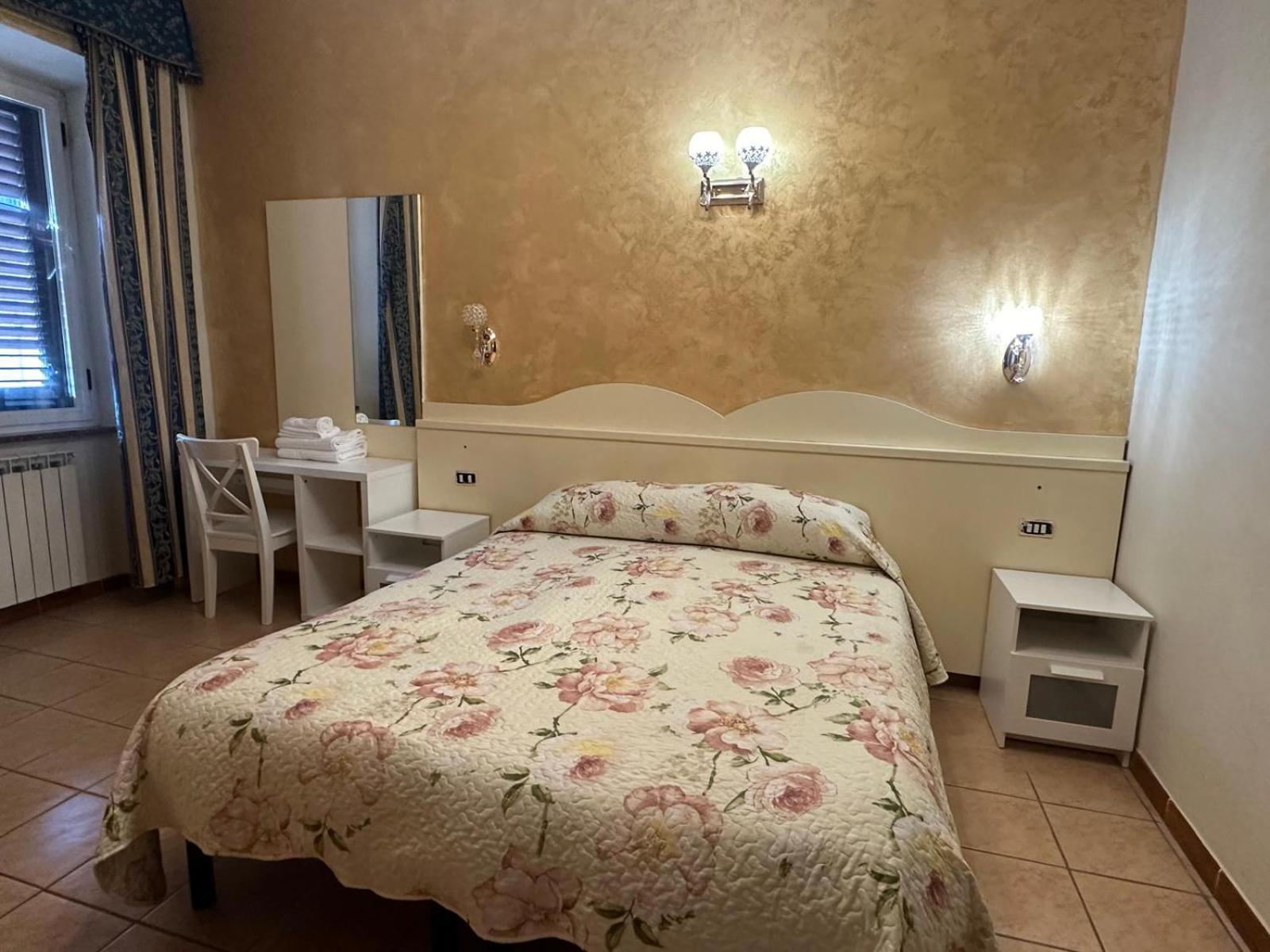 Near Termini Station Otel Roma Dış mekan fotoğraf