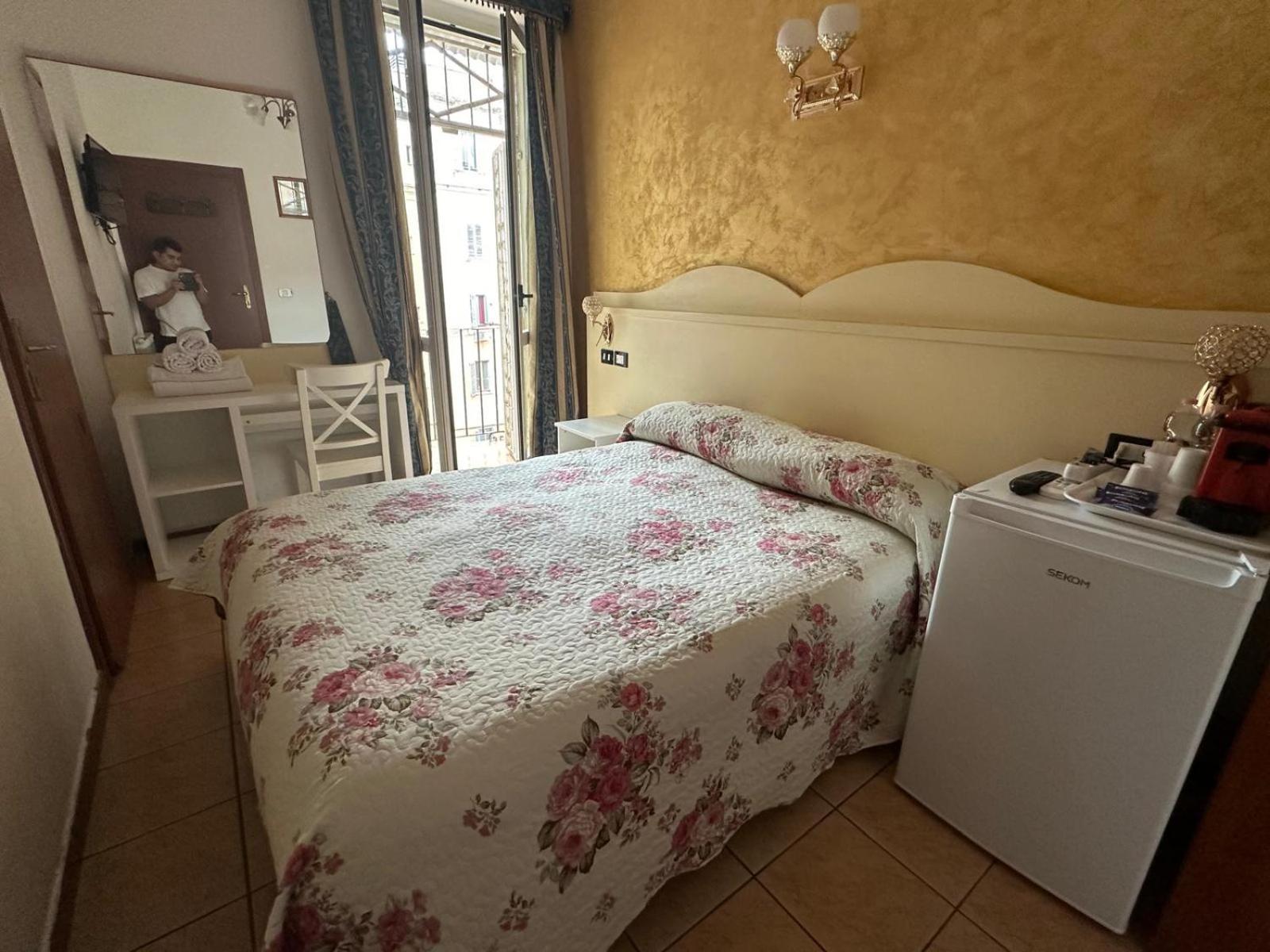 Near Termini Station Otel Roma Dış mekan fotoğraf