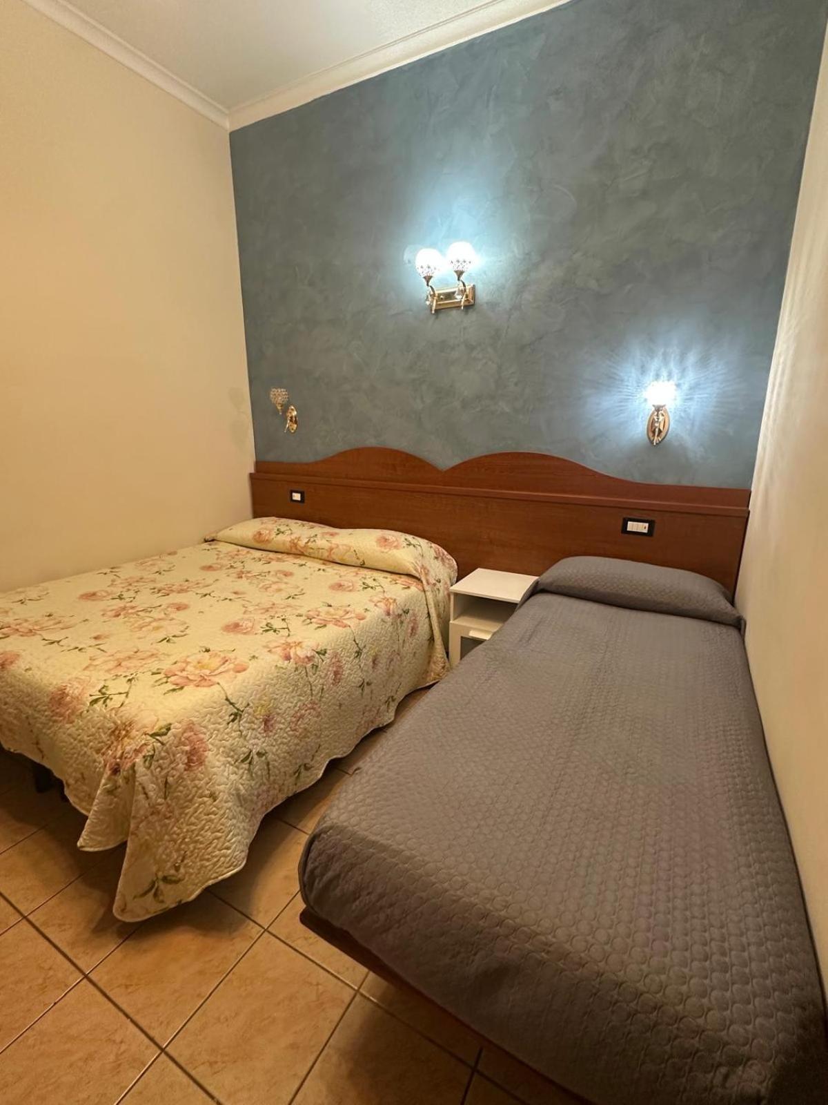 Near Termini Station Otel Roma Dış mekan fotoğraf